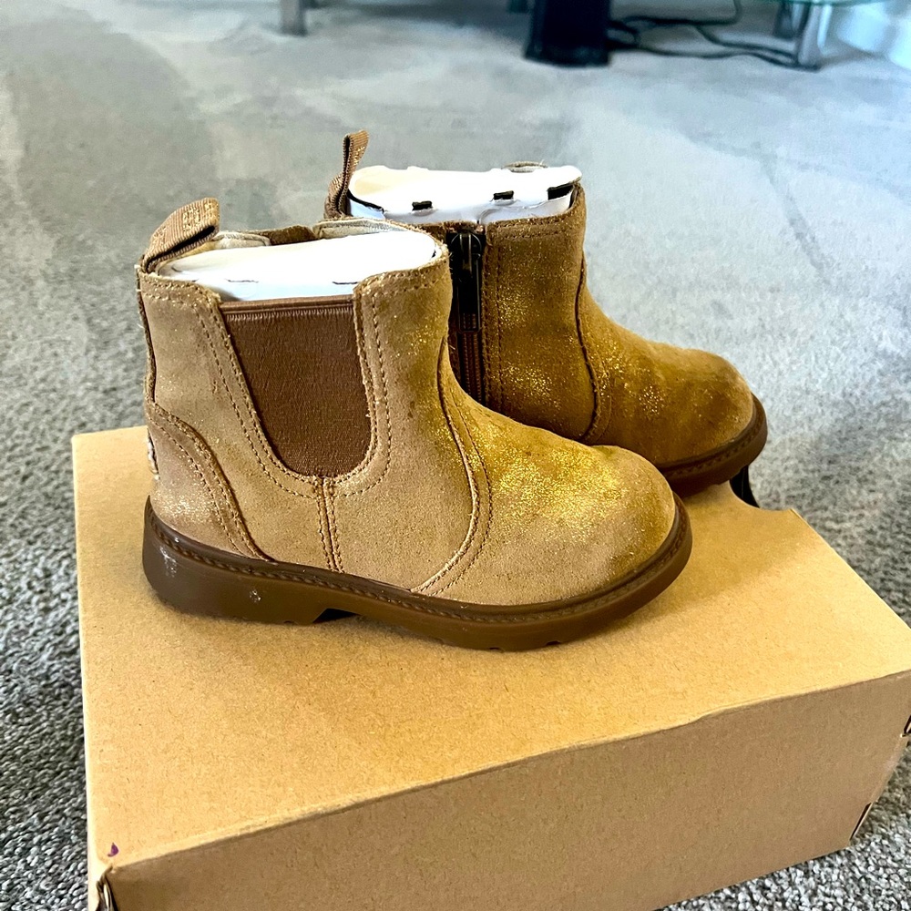 UGG Golden Metallic Girls Fall Boots - Size 9